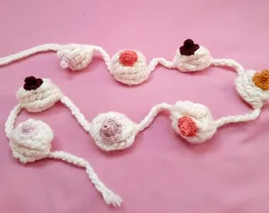 Tittie garland