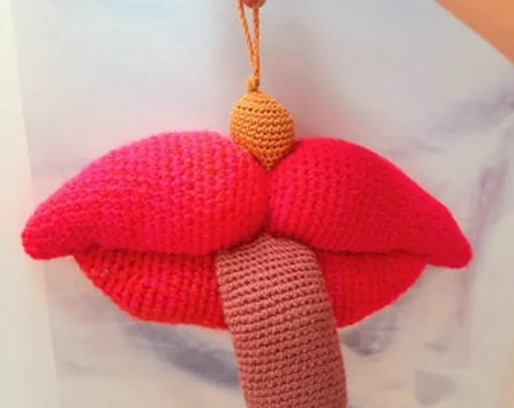 French kiss ornament