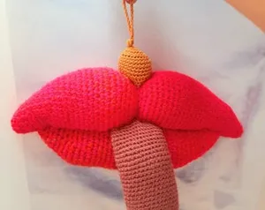 French kiss ornament