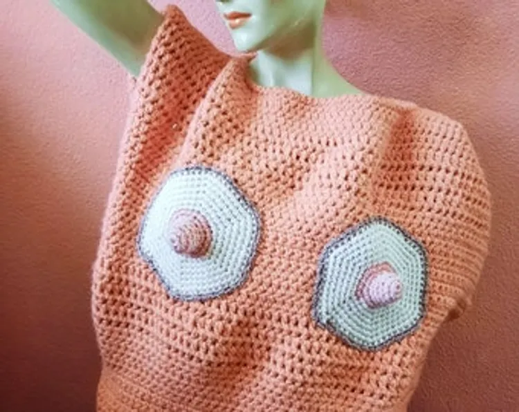 Titties top